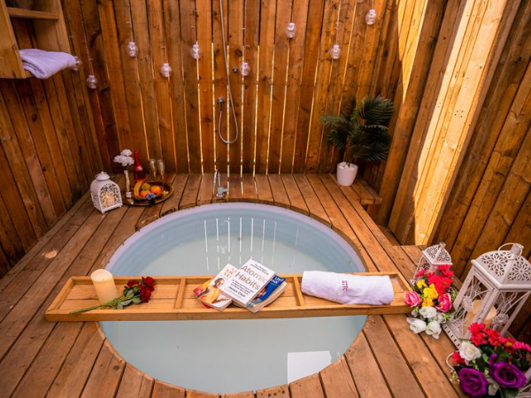 Resorts in Thane for Couples